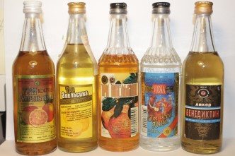 Ликёро-водочные изделия 1957 г. Старые плакаты, Ликер, Алкоголь